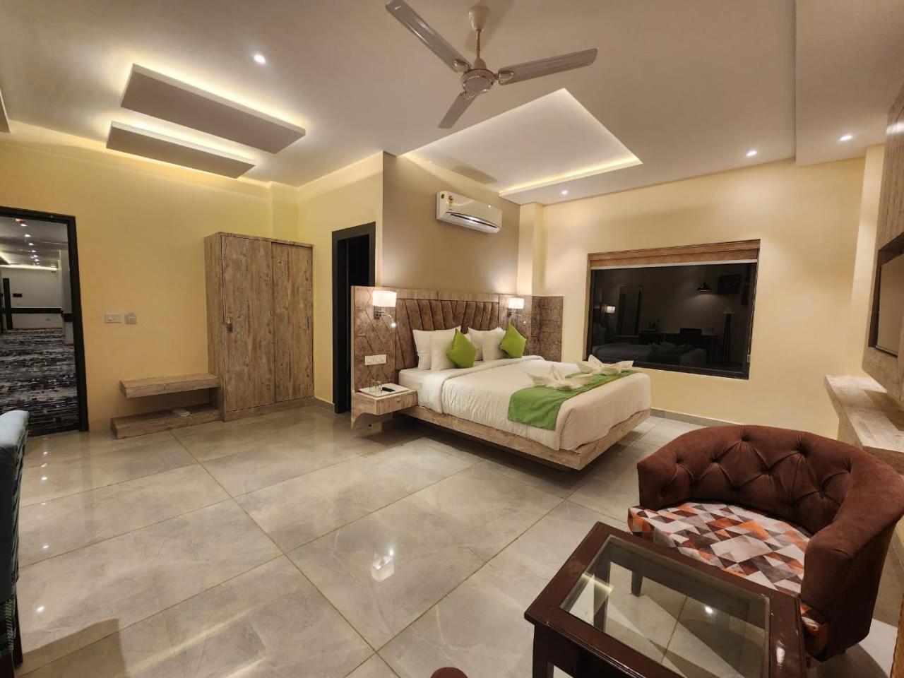 Aachman River And Valley View Resort Dharamshala - A Riverside Resort With Balcony View Exterior foto