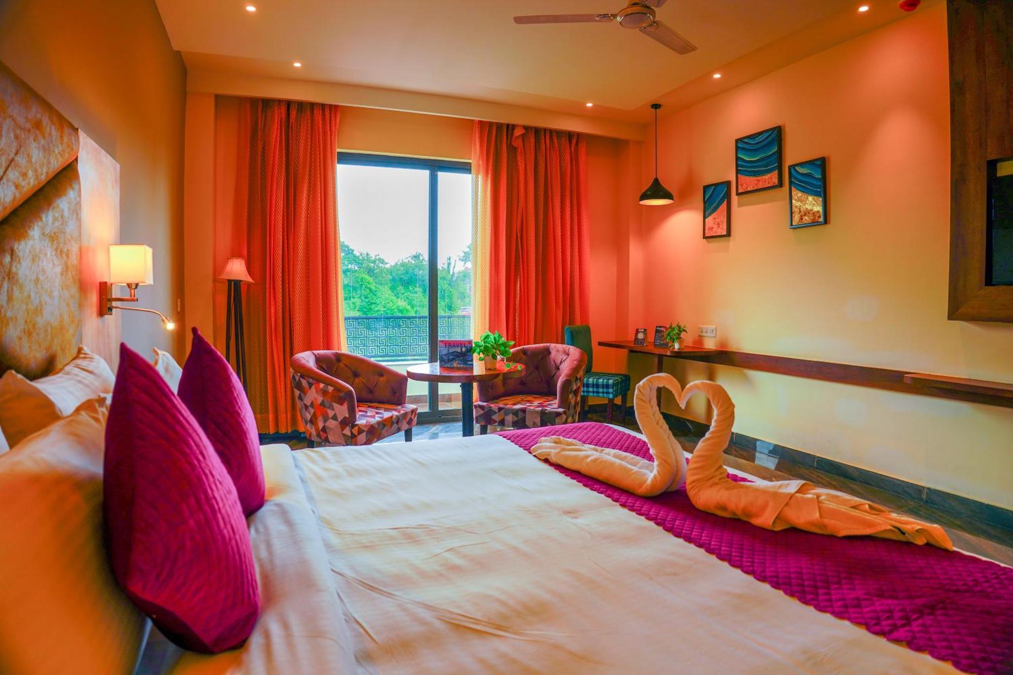Aachman River And Valley View Resort Dharamshala - A Riverside Resort With Balcony View Exterior foto