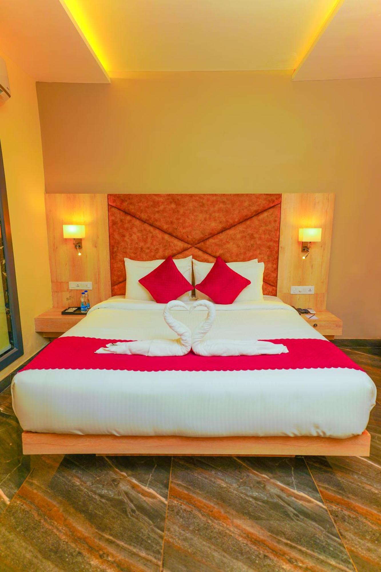 Aachman River And Valley View Resort Dharamshala - A Riverside Resort With Balcony View Exterior foto