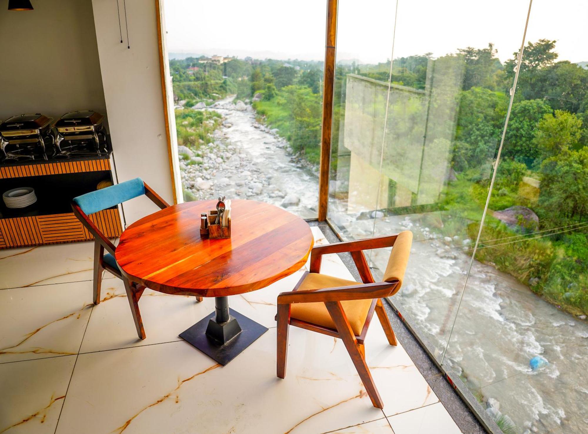 Aachman River And Valley View Resort Dharamshala - A Riverside Resort With Balcony View Exterior foto