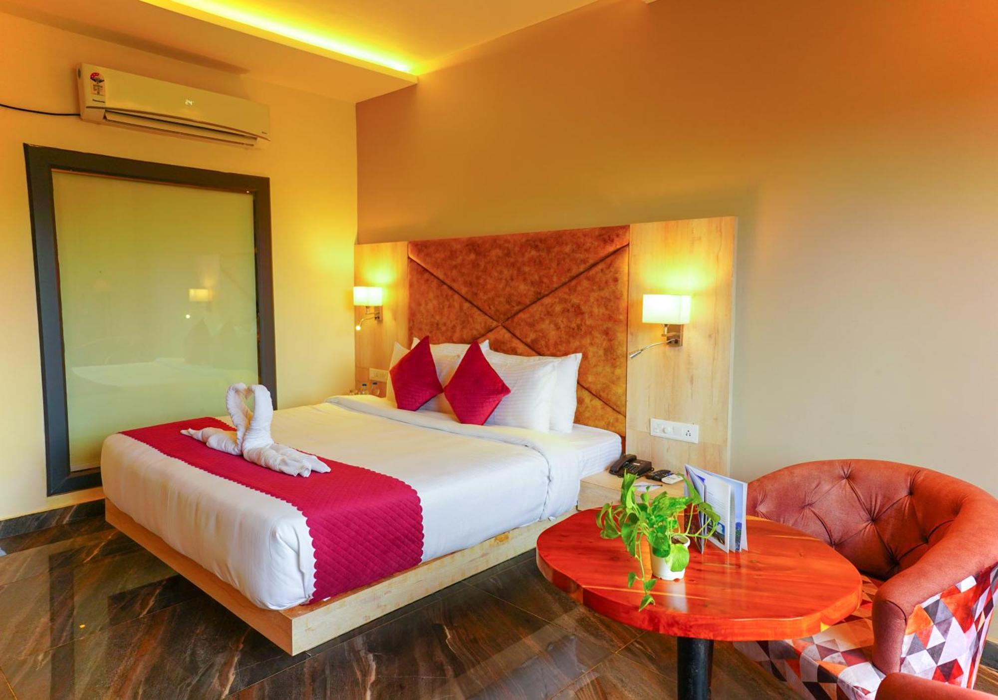 Aachman River And Valley View Resort Dharamshala - A Riverside Resort With Balcony View Exterior foto